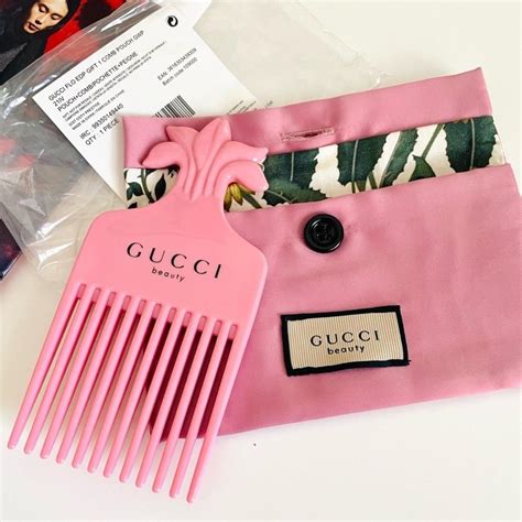 gucci hair comb - Gucci beauty comb.